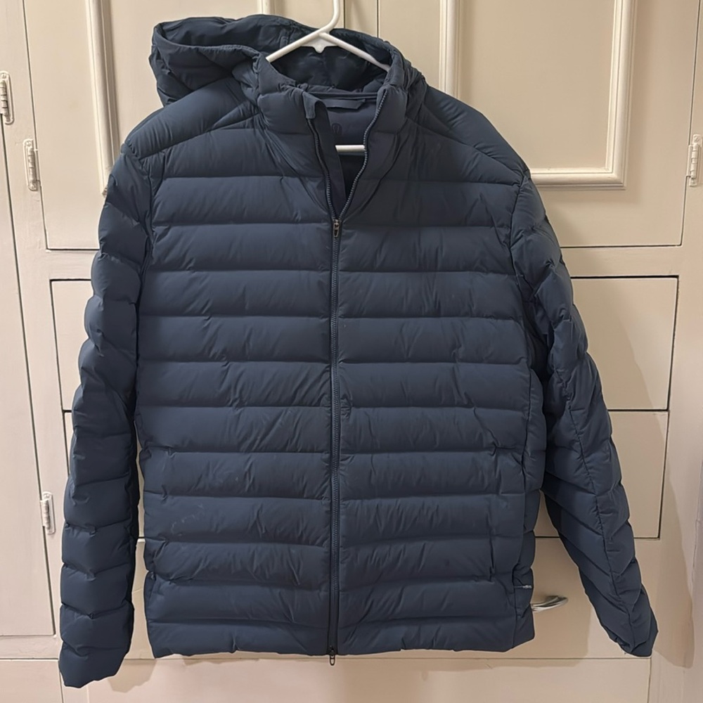 Lululemon men’s XL hooded puffy coat; light weight
